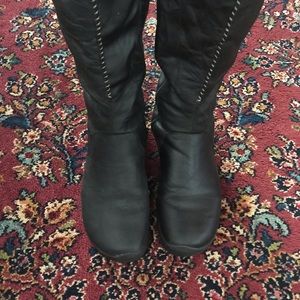 Keen Bern High boots